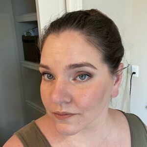 Meet your Posher, Abbie